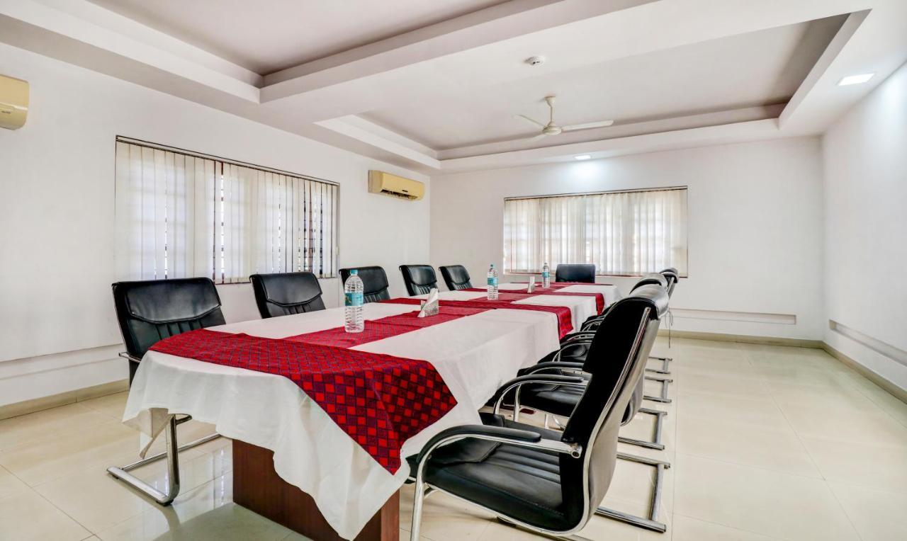 โอโย 15992 เซ็นทรัล โฮเต็ล Hotel Thrissur ภายนอก รูปภาพ