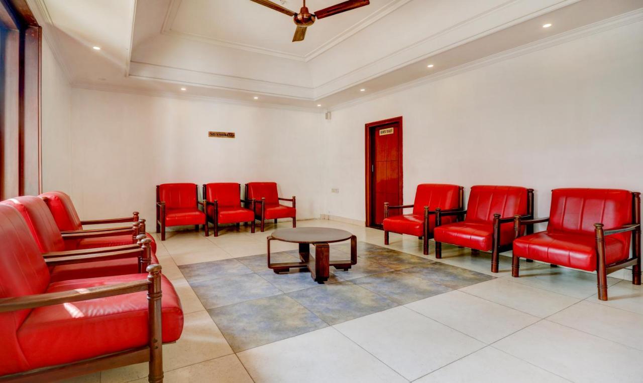 โอโย 15992 เซ็นทรัล โฮเต็ล Hotel Thrissur ภายนอก รูปภาพ